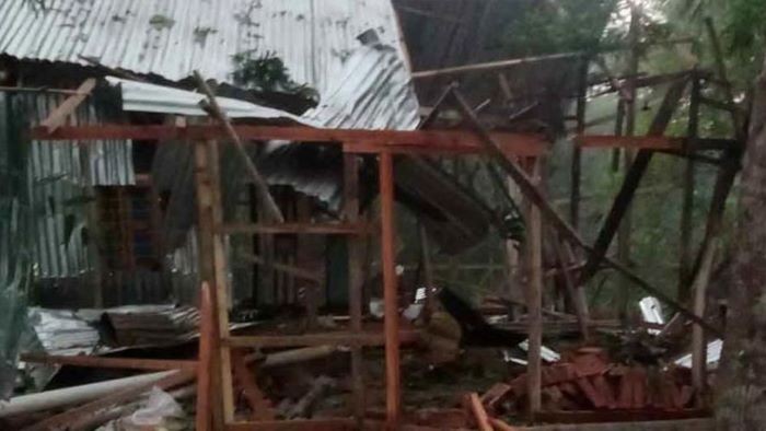 শরীয়তপুরের জাজিরায় ভোরে শক্তিশালী বোমা বিস্ফোরণ: বসতঘর ধ্বংস, যুবক নিহত